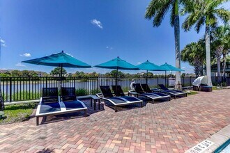 477 Pacific Grove Dr in West Palm Beach, FL - Building Photo - Building Photo