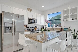 360 NE 208th Terrace in Miami, FL - Building Photo - Building Photo