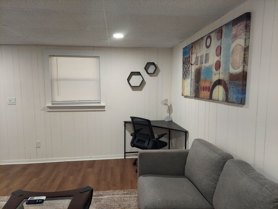 5765 Penfield Pl, Unit B in College Park, GA - Foto de edificio