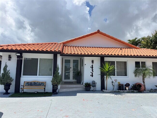 433 SW 99th Ct