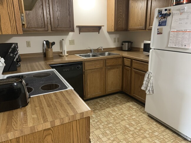 property at 1008 Hackberry Dr