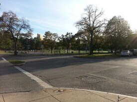 89 Park Dr in Boston, MA - Building Photo