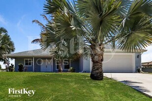 129 Wanatah Ave in Lehigh Acres, FL - Building Photo
