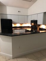 2445 SW 18th Terrace in Fort Lauderdale, FL - Building Photo