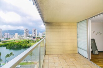 445 Seaside Ave in Honolulu, HI - Foto de edificio - Building Photo
