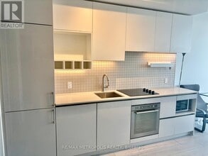 5 Buttermill Ave. in Vaughan, ON - Building Photo - Building Photo