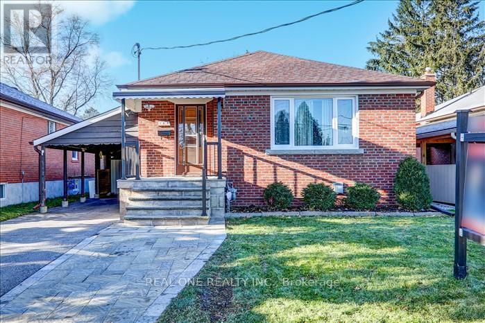 164 Ellington Dr in Toronto, ON - Building Photo