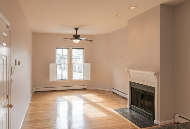 186 W Seventh St in Boston, MA - Building Photo - Building Photo