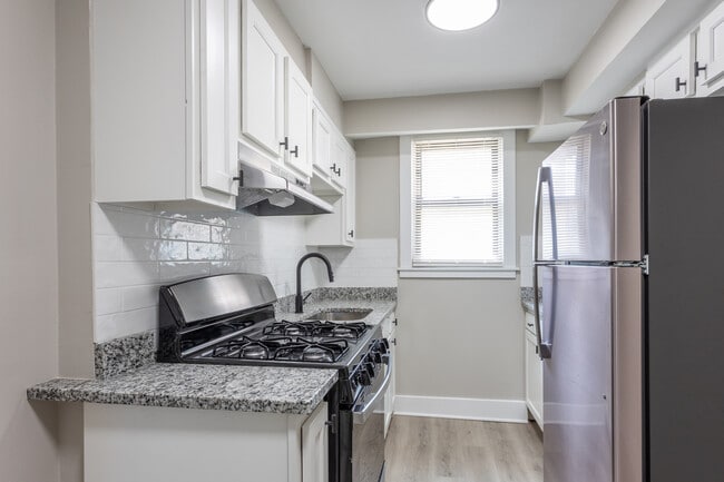 Capitol Square Apartments in Brentwood, MD - Foto de edificio - Interior Photo