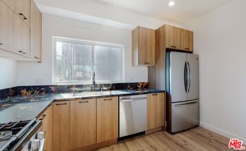 2302 Hauser Blvd-Unit -1/2 in Los Angeles, CA - Building Photo - Building Photo