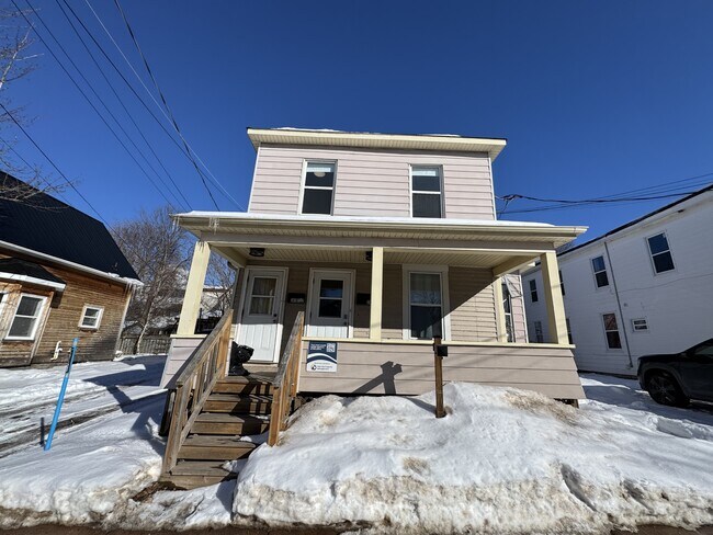 365 Robinson St in Moncton, NB - Building Photo - Building Photo