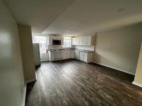 714 Chadwick S St, Unit B in Philadelphia, PA - Building Photo - Building Photo