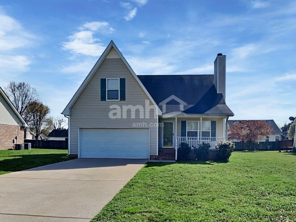 2825 Islington Dr in Murfreesboro, TN - Foto de edificio