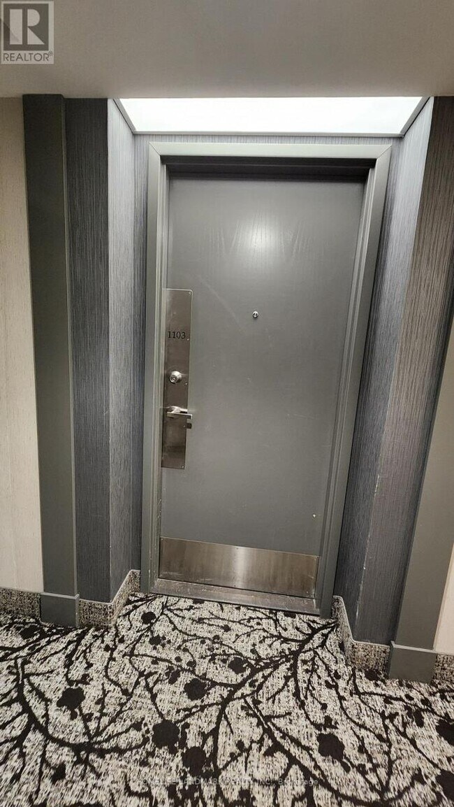 6 Humberline Dr in Toronto, ON - Building Photo - Building Photo