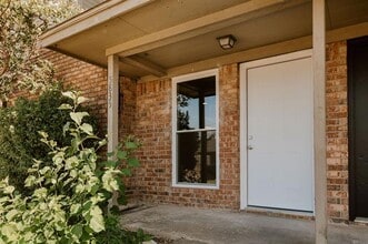 5835 Shadydell Dr in Fort Worth, TX - Building Photo - Building Photo