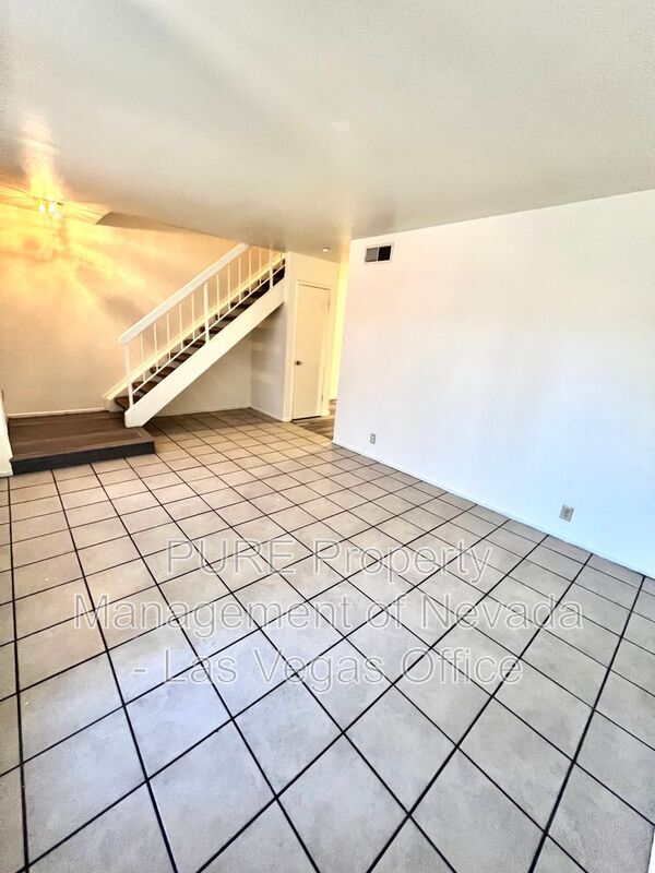 3537 Mercury St in North Las Vegas, NV - Building Photo - Building Photo