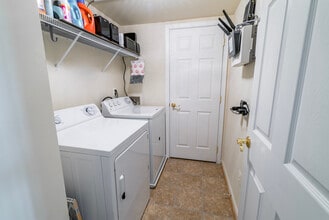 22785 Settlers Trail Terrace, Unit B in Ashburn, VA - Building Photo - Building Photo