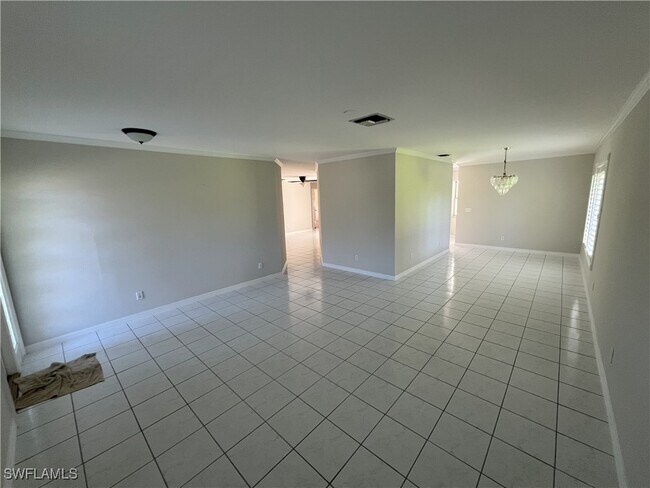 500 17th St NW in Naples, FL - Foto de edificio - Building Photo