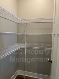 241 NW Greenway Pl photo'