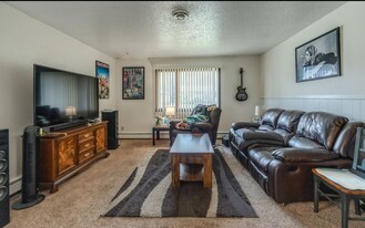 333 W Ingals Ave, Unit 331 in Bismarck, ND - Building Photo