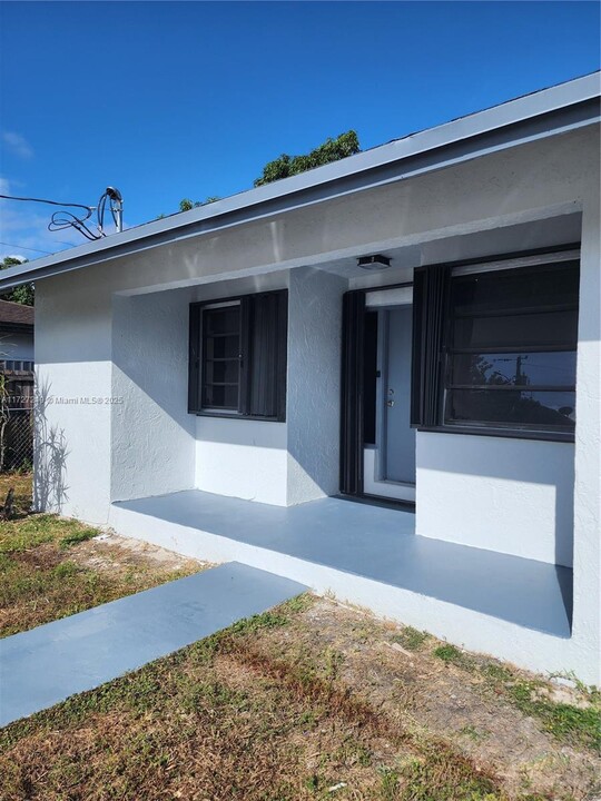 10201 SW 175th St in Miami, FL - Building Photo