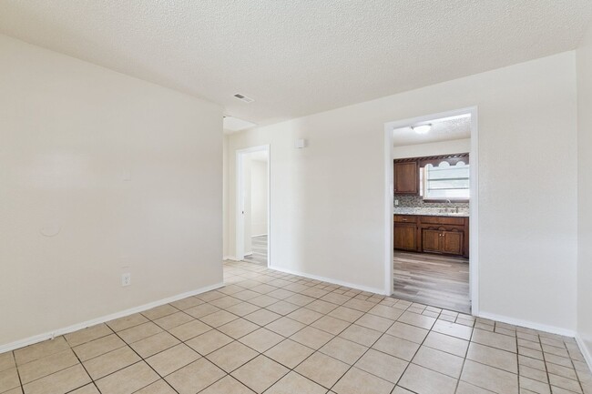 217 Fourth St in Noble, OK - Building Photo - Building Photo