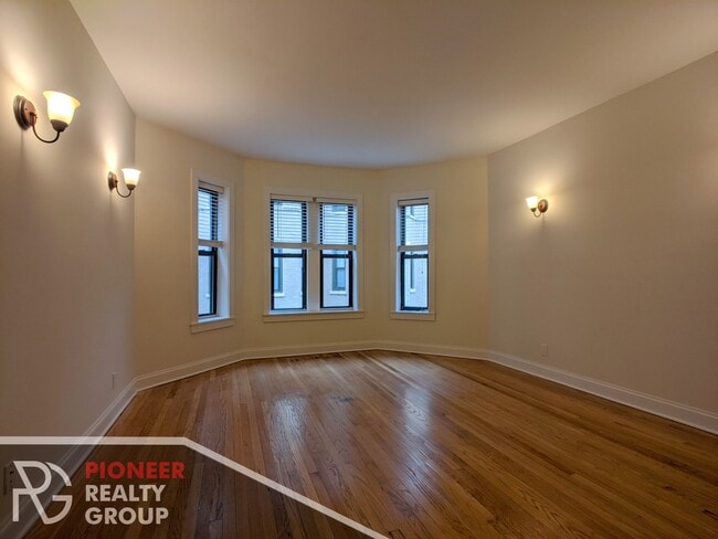 4036 N Ashland Ave, Unit 36-2E