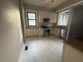 1737 Compton Rd in Cincinnati, OH - Building Photo - Building Photo