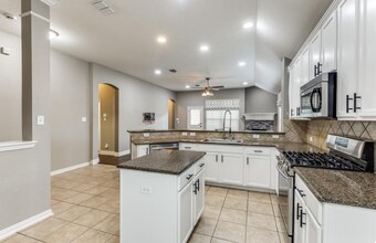 204 Parakeet Dr in Little Elm, TX - Building Photo - Building Photo
