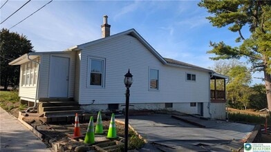 487 Club Rd in Bath, PA - Building Photo - Building Photo