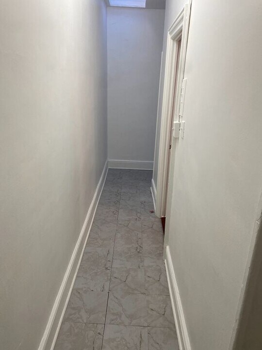 81-10 37th Ave in Queens, NY - Building Photo
