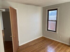 1 Divinity St in Bristol, CT - Building Photo - Building Photo