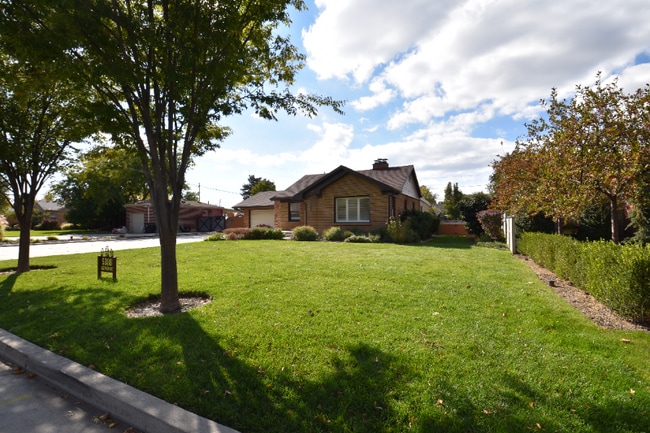 property at 5388 Kenwood Dr