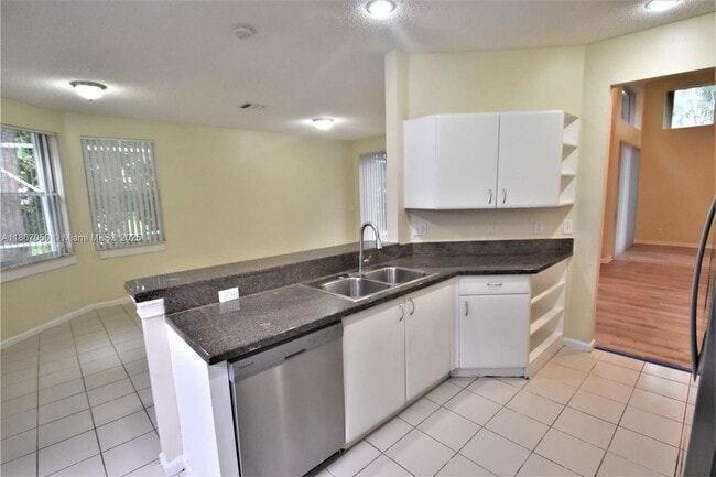 6161 NW 58th Way in Parkland, FL - Building Photo - Building Photo