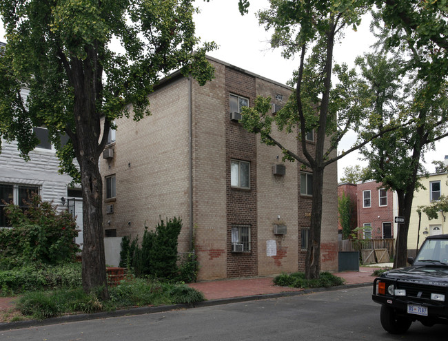 1544 Marion St NW in Washington, DC - Building Photo - Building Photo