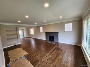 15705 Juliana Ave in Eastpointe, MI - Building Photo - Building Photo