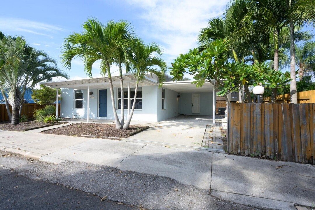 1211 Alabama Ave in West Palm Beach, FL - Building Photo