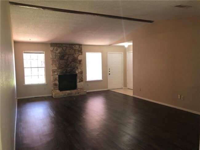 6211 Sunkist Ln in Austin, TX - Building Photo - Building Photo