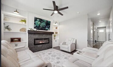 14640 Guernsey Dr in Mead, CO - Foto de edificio - Building Photo