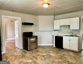 83 Elm St in Griffin, GA - Building Photo - Building Photo