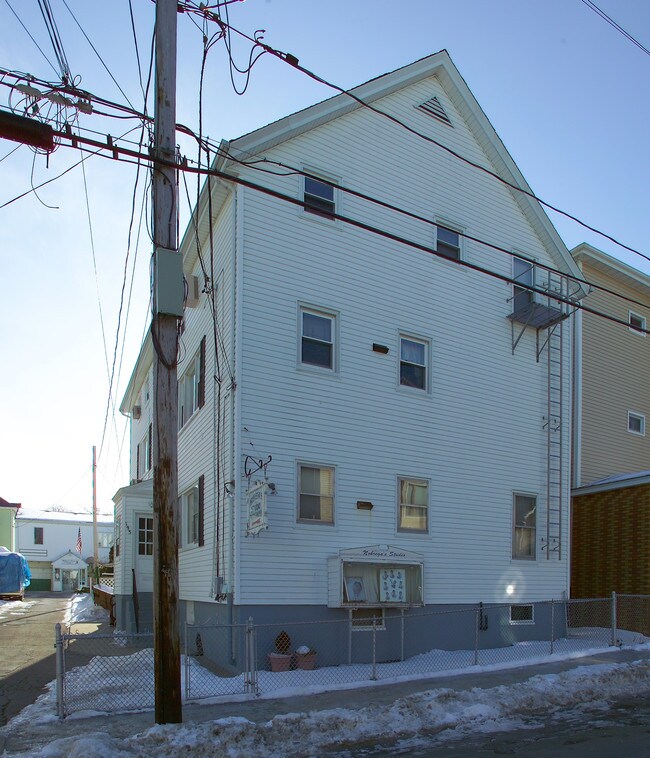 193 Snell St in Fall River, MA - Building Photo - Building Photo