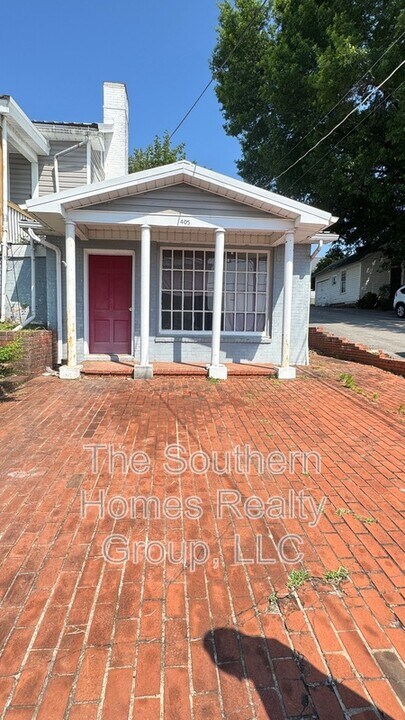 405 S High St in Sweetwater, TN - Foto de edificio