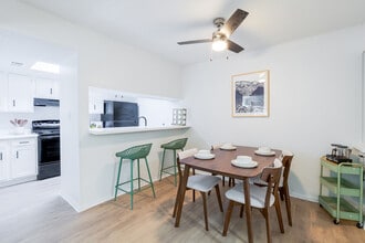 ReNew Towne Oaks in Shreveport, LA - Building Photo - Building Photo