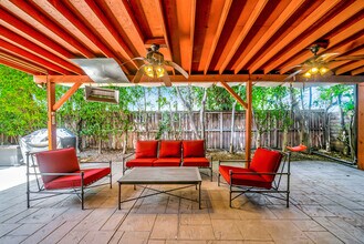 19301 Lavi Ct in Los Angeles, CA - Building Photo - Building Photo
