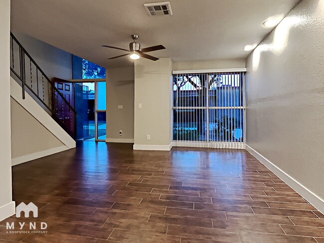 8243 E Thomas Rd in Scottsdale, AZ - Building Photo - Building Photo