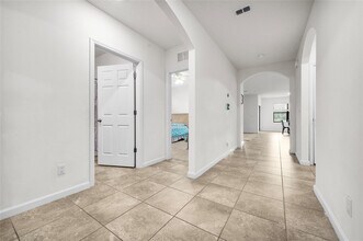 6295 NW Regent St in Port St. Lucie, FL - Building Photo - Building Photo