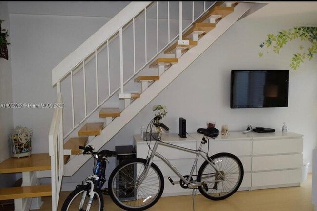 property at 798 Crandon Blvd