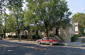 Alexander Court Apartments in Portland, OR - Building Photo - Building Photo