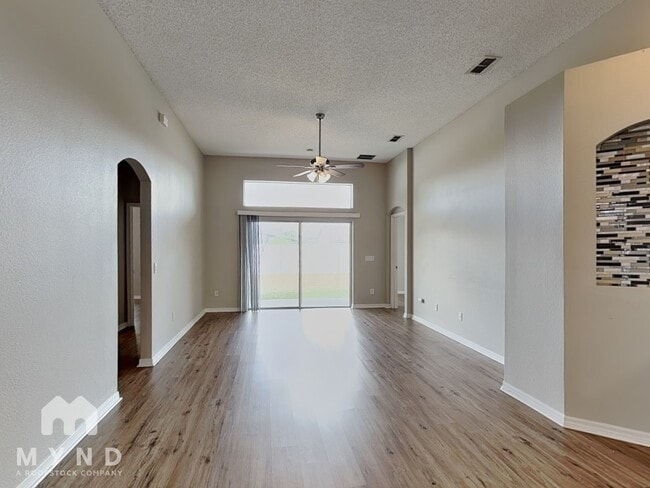 723 Stonewyk Way in Kissimmee, FL - Foto de edificio - Building Photo