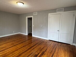 824 Tremont Ave in Davenport, IA - Foto de edificio - Building Photo